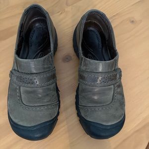 Olive Keen Kaci shoes